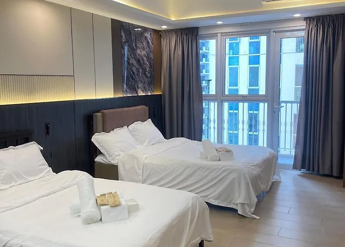 Venice Luxe Comfort, Pool , Sauna ,65-inch Netflix For 3 Guests Only 公寓 马尼拉