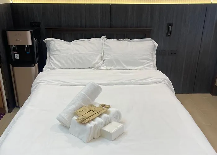 公寓 Venice Luxe Comfort, Pool , Sauna ,65-inch Netflix For 3 Guests Only *