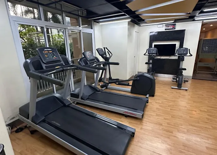 Venice Luxe Comfort, Pool , Sauna ,65-inch Netflix For 3 Guests Only 公寓 马尼拉